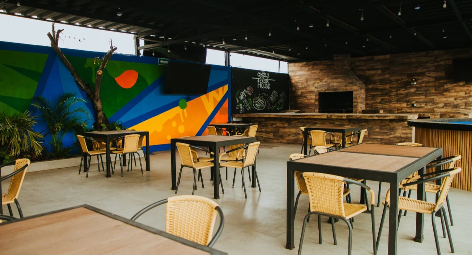 PADEL GNZLZ CLUB padel courts