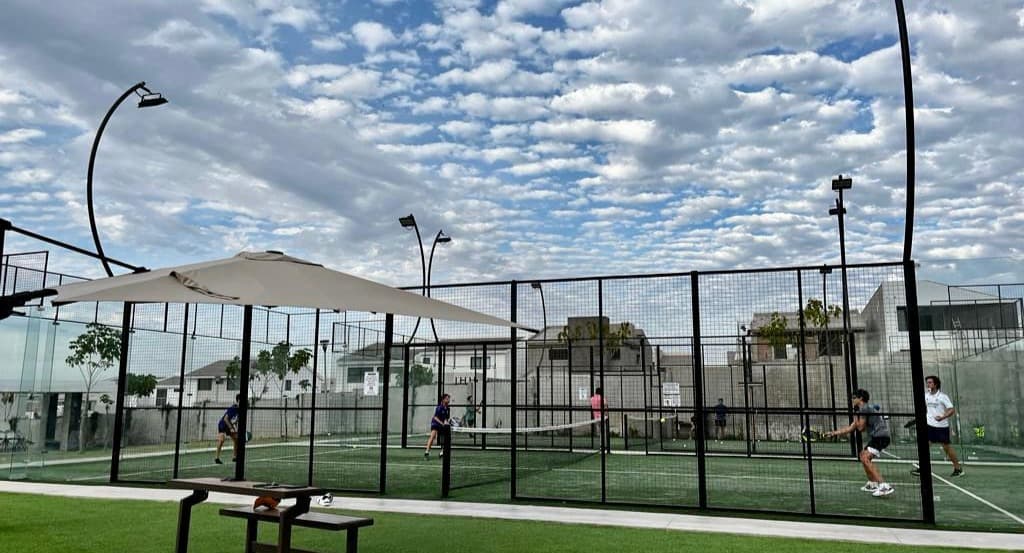 La Primavera padel courts