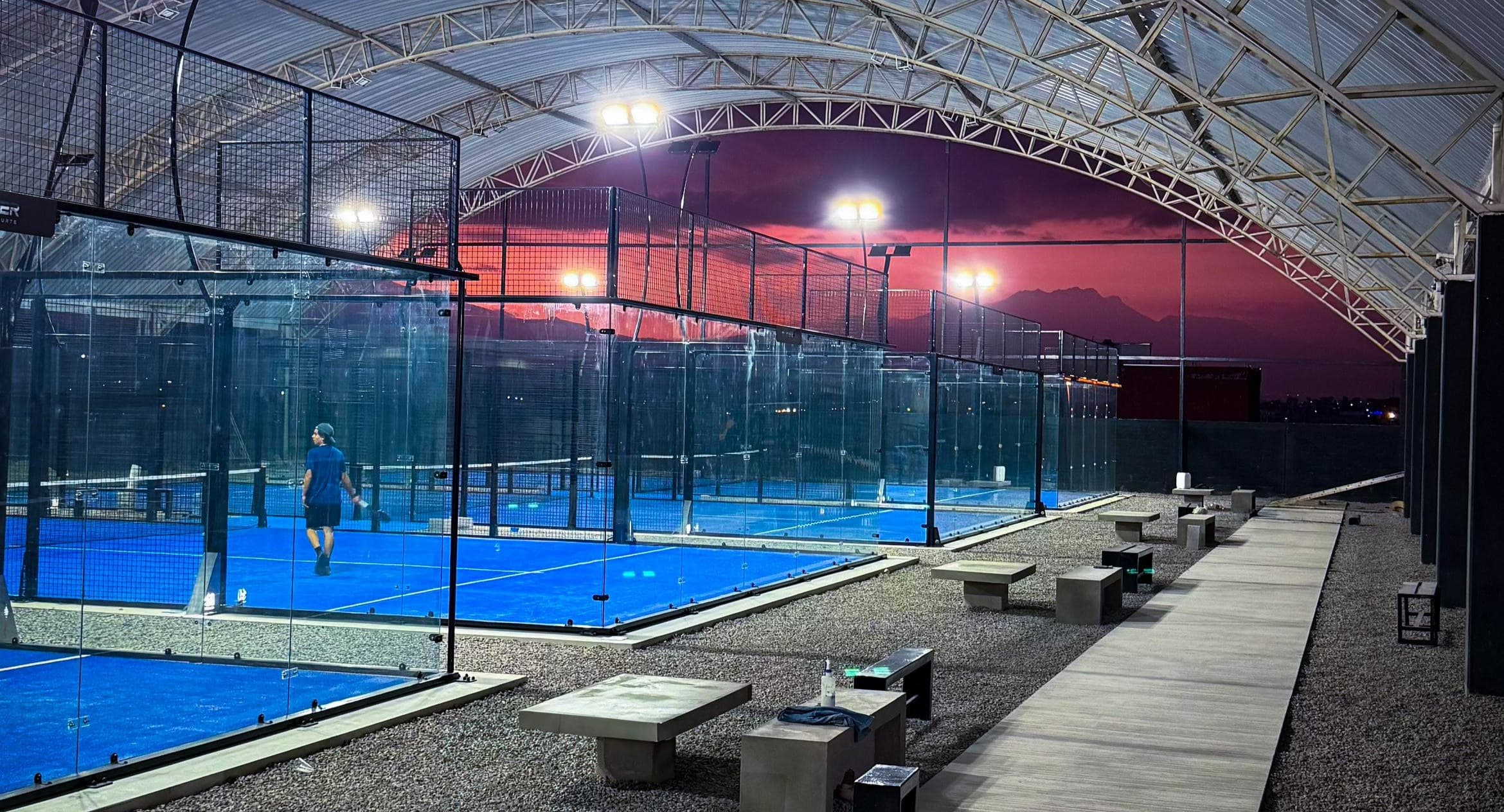40/30 Padel Club padel courts